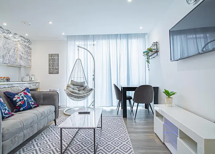 Avo Apartment - Modern Style & Great Location